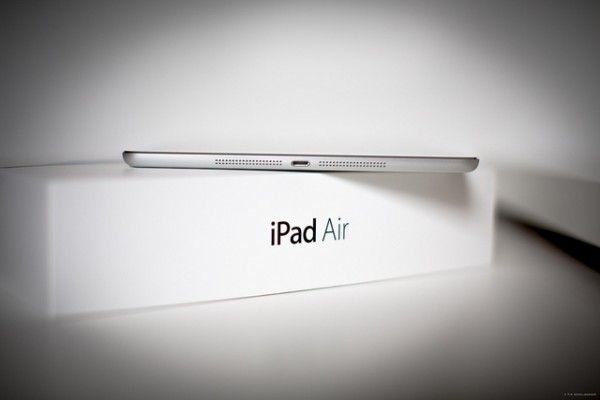 Photographie - Apple ipad 2 d'air comprimé a relevé la barre pour la compétition