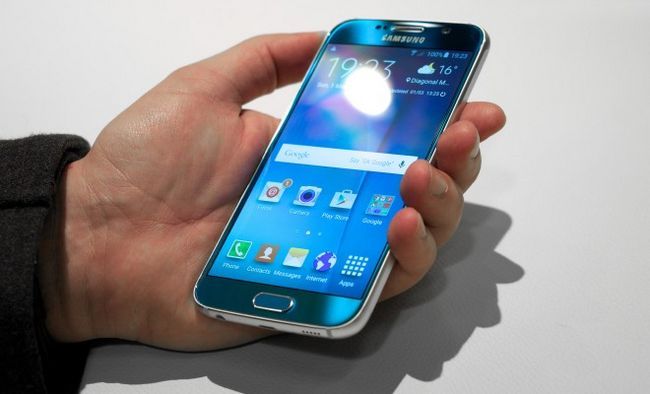 Photographie - Samsung Galaxy S6 vs Huawei honneur 7 - la bataille des fleurons de métaux