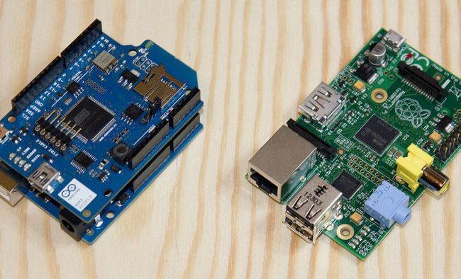 raspberry pi vs arduino robots