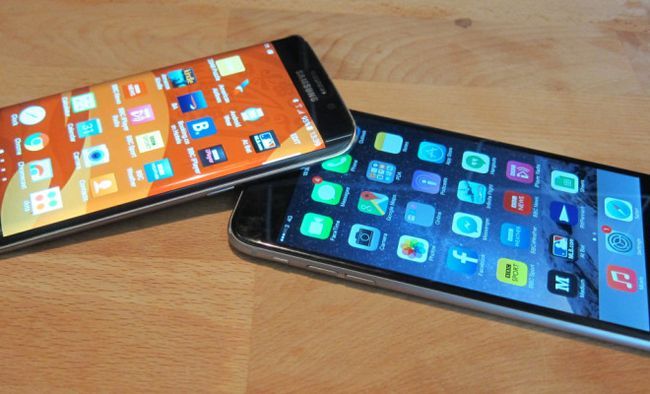 Photographie - Bord de Samsung galaxie, plus vs iphone 6 plus - sera samsung défaite pomme?